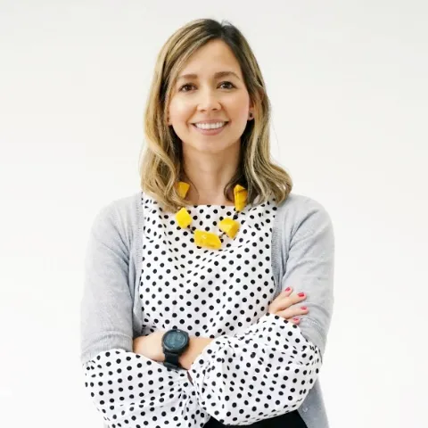 Doctora Carmen Rodríguez especialista médico en la Clínica Reina Sofía Bogotá.