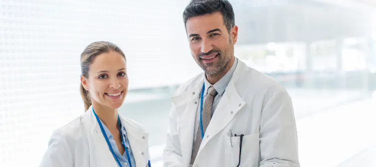 Médicos especialistas para chequeo médico ejecutivo de la Clínica Reina Sofía en Bogotá.