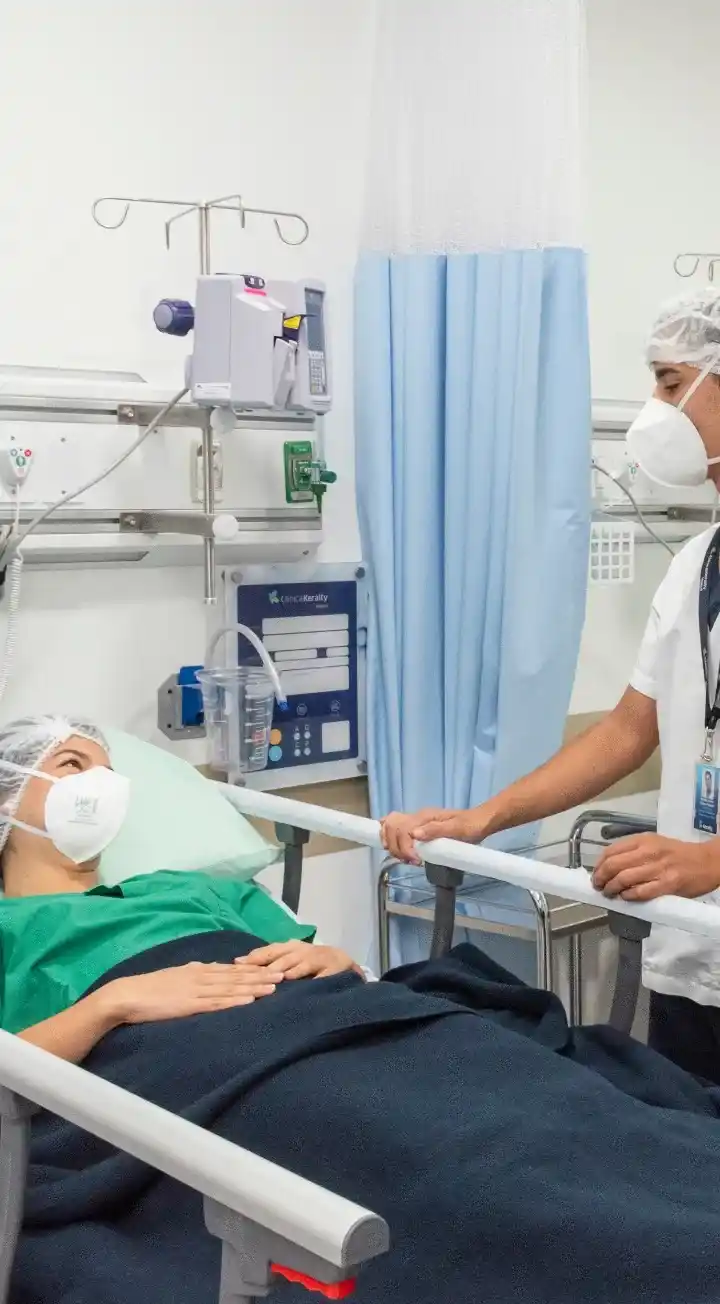 Cuidado especializado en cirugía de seno en la Clínica Reina Sofía.