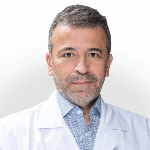 Doctor Juan José Pepin especialista médico en la Clínica Reina Sofía Bogotá.