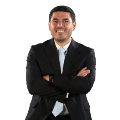 Doctor Ronel Barbosa especialista médico en la Clínica Reina Sofía Bogotá.