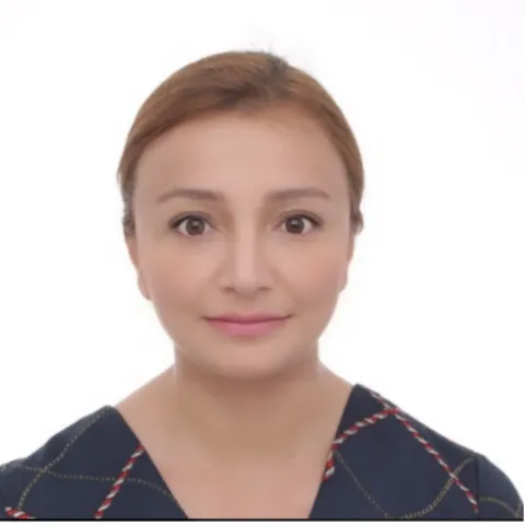 Doctora Sandra Milena Caicedo en foto de perfil médico con fondo blanco.