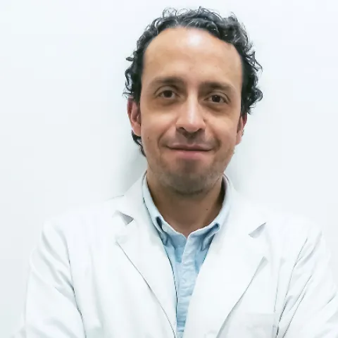 Doctor Sebastián Rodríguez especialista en la Clínica Reina Sofía Bogotá.